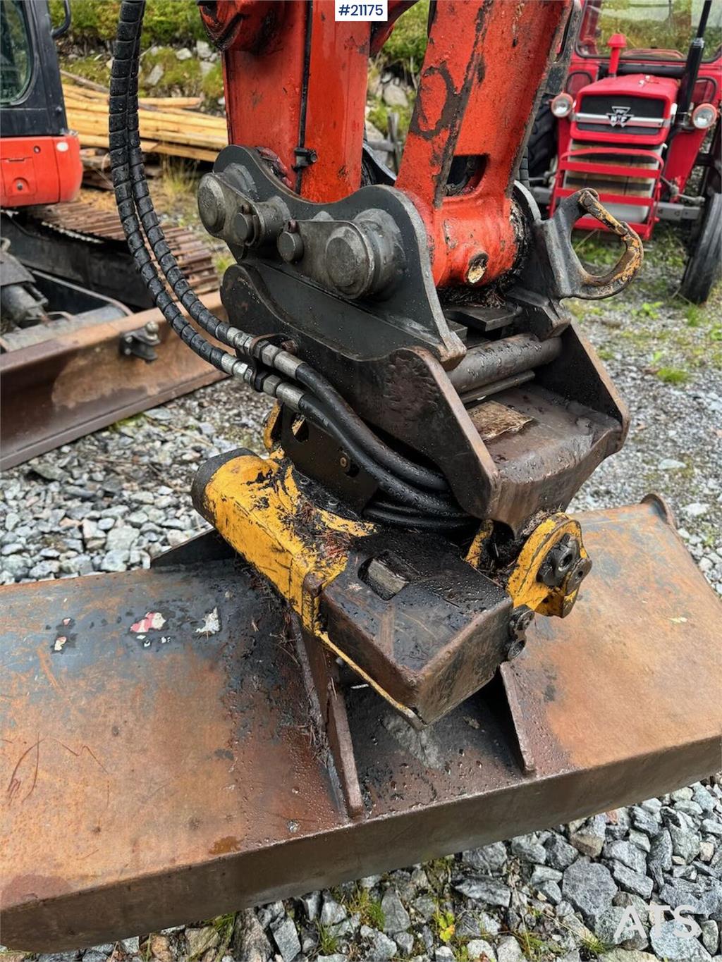 Kubota U55-4 Beltegraver m/ 2 skuffer, klype og pigghamme