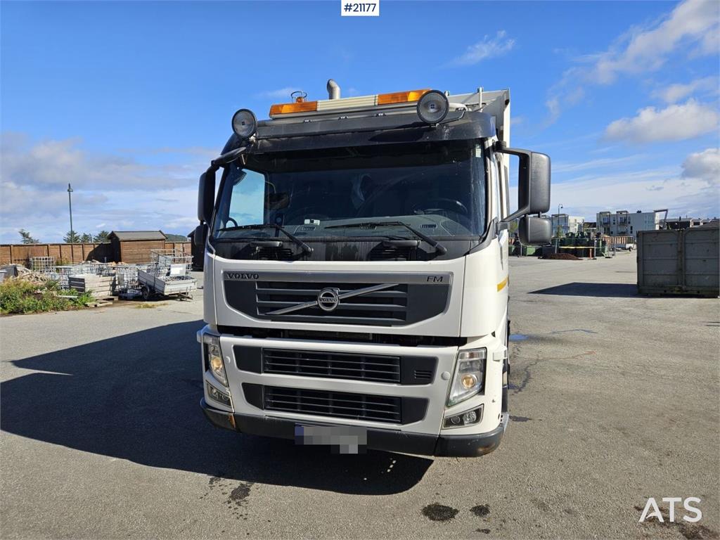 Volvo FM370 6x2 1-chamber compactor truck with Zoeller b