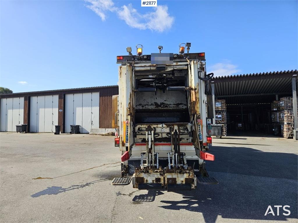Volvo FM370 6x2 1-chamber compactor truck with Zoeller b