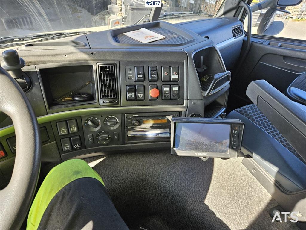 Volvo FM370 6x2 1-chamber compactor truck with Zoeller b