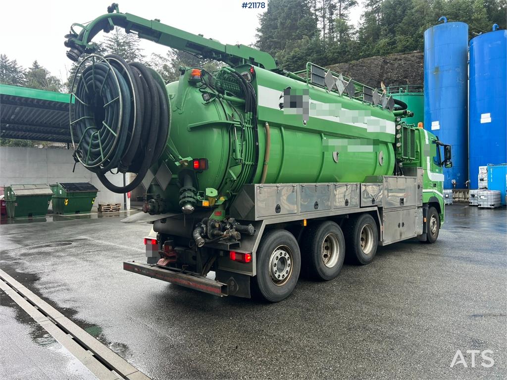 Volvo fh500 8x4 Mud vacuum truck w/ 2010 Inter consult b