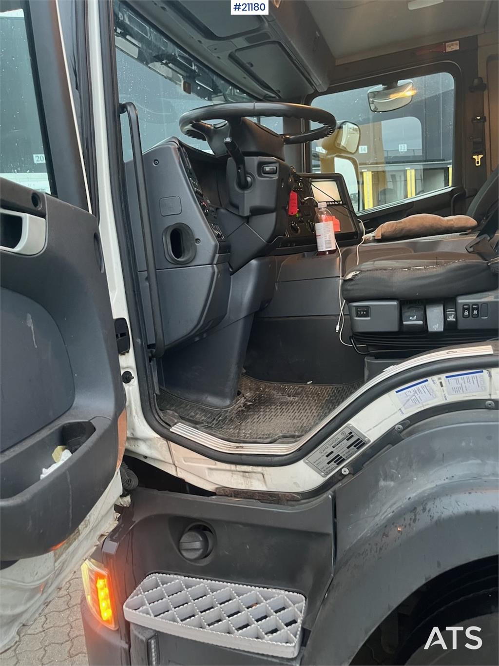 Scania P250 4x2 Box truck w/ Full side opening. Euro 6