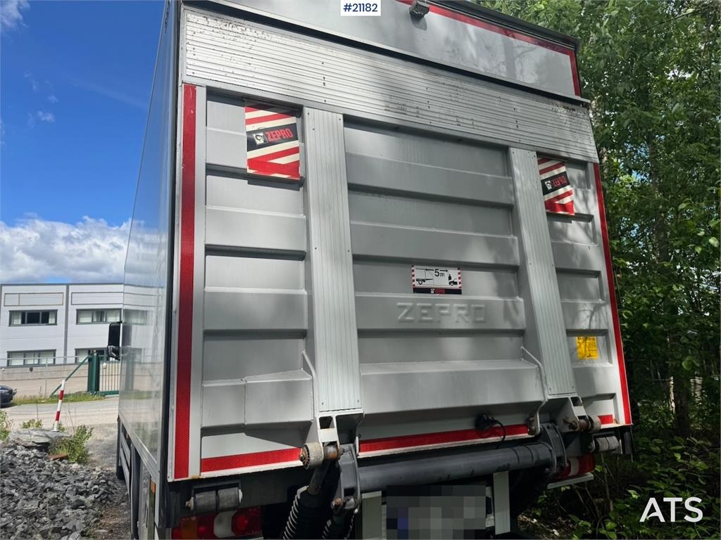 Mercedes-Benz Actros 1833 4x2 Box truck. 80,000 km!
