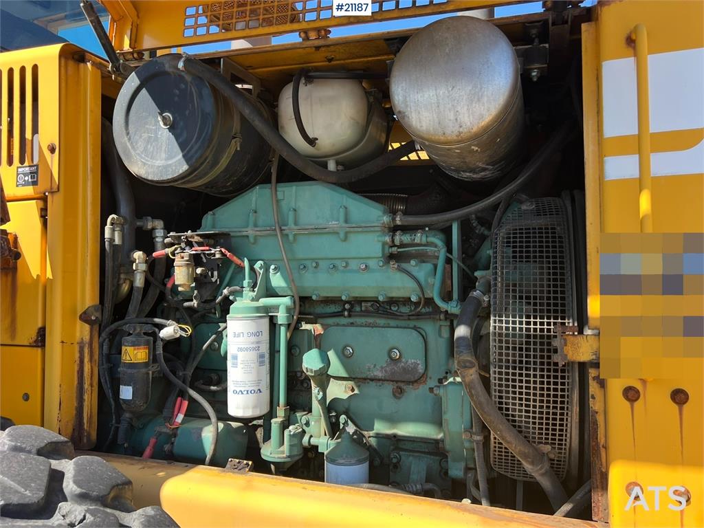 Volvo L120C wheel loader w/ bucket, scale and printer