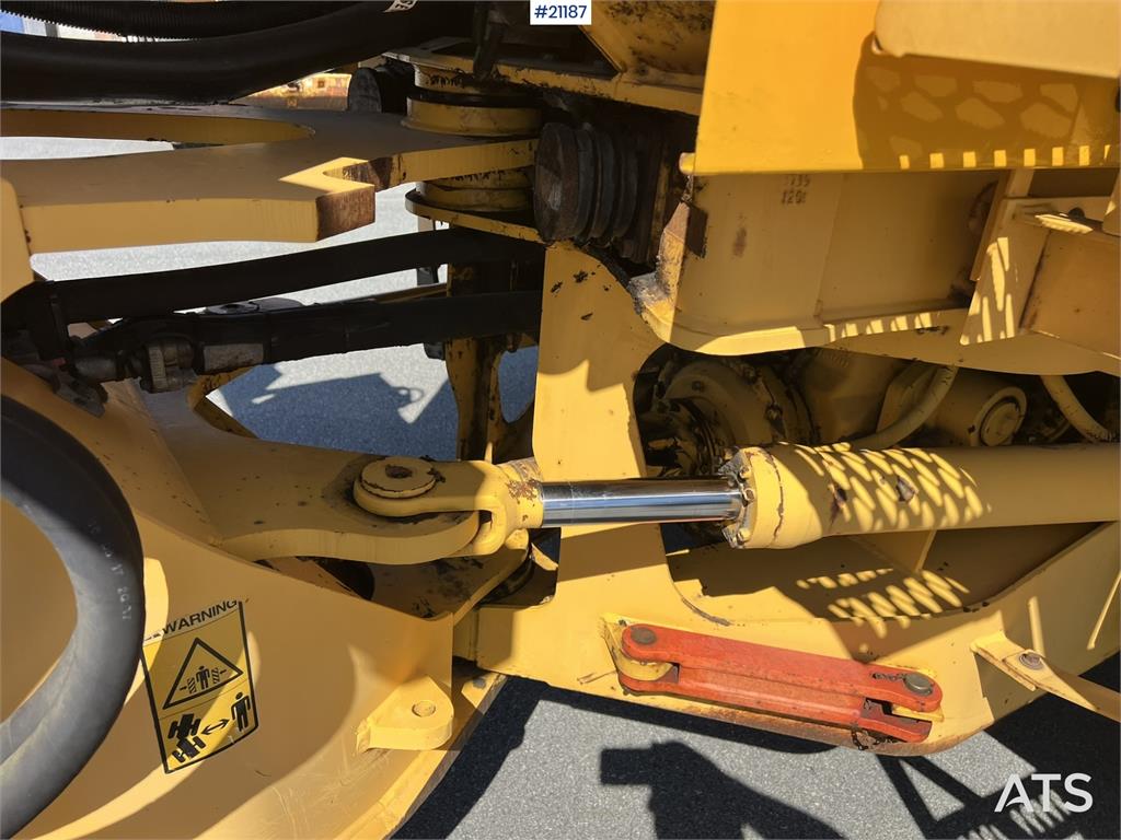Volvo L120C wheel loader w/ bucket, scale and printer