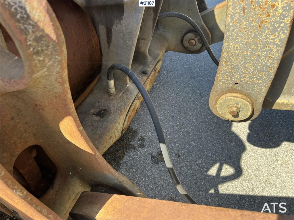 Volvo L120C wheel loader w/ bucket, scale and printer
