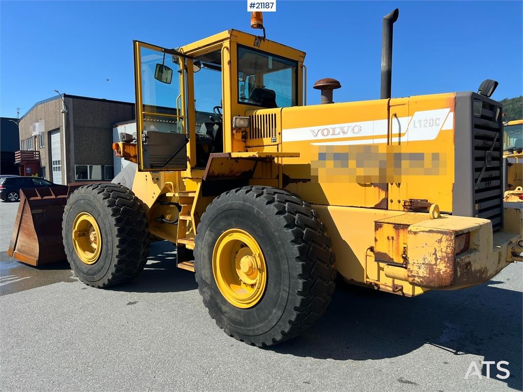Volvo L120C wheel loader w/ bucket, scale and printer