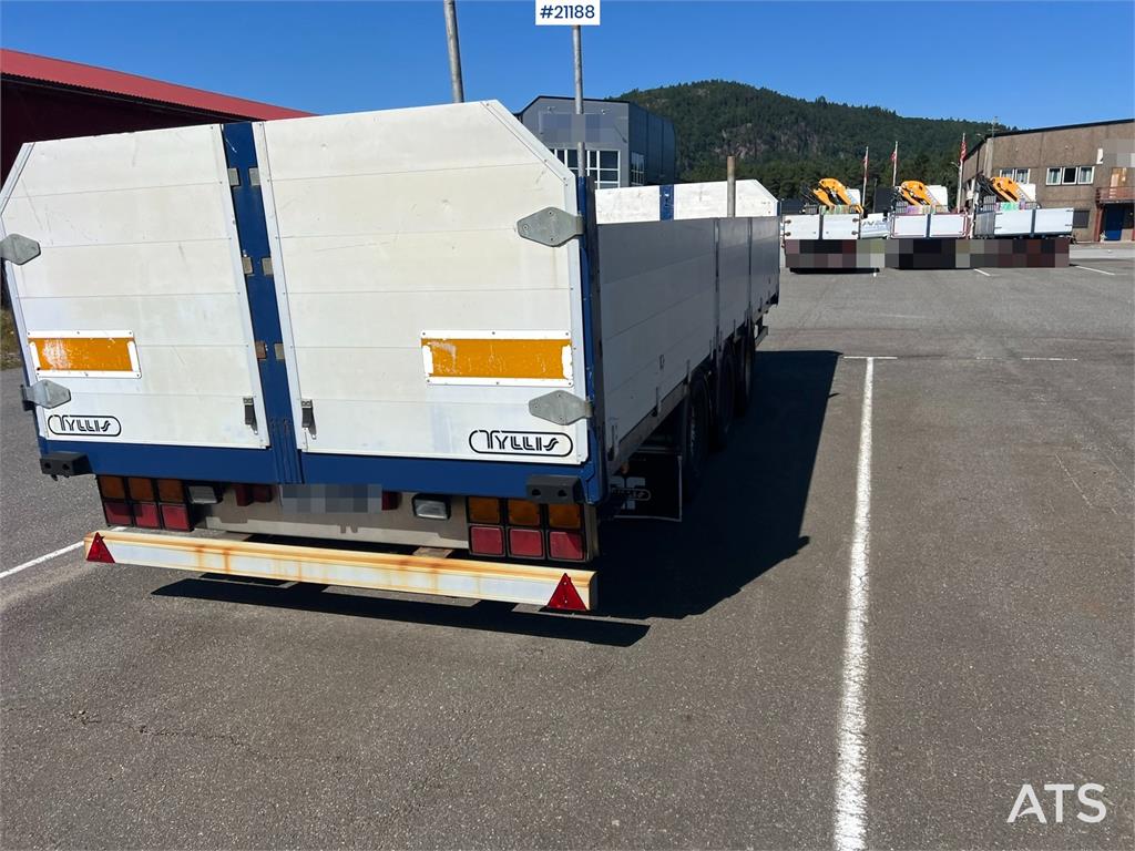 Tyllis 3 axle Flatbed trailer w/ foldable side doors