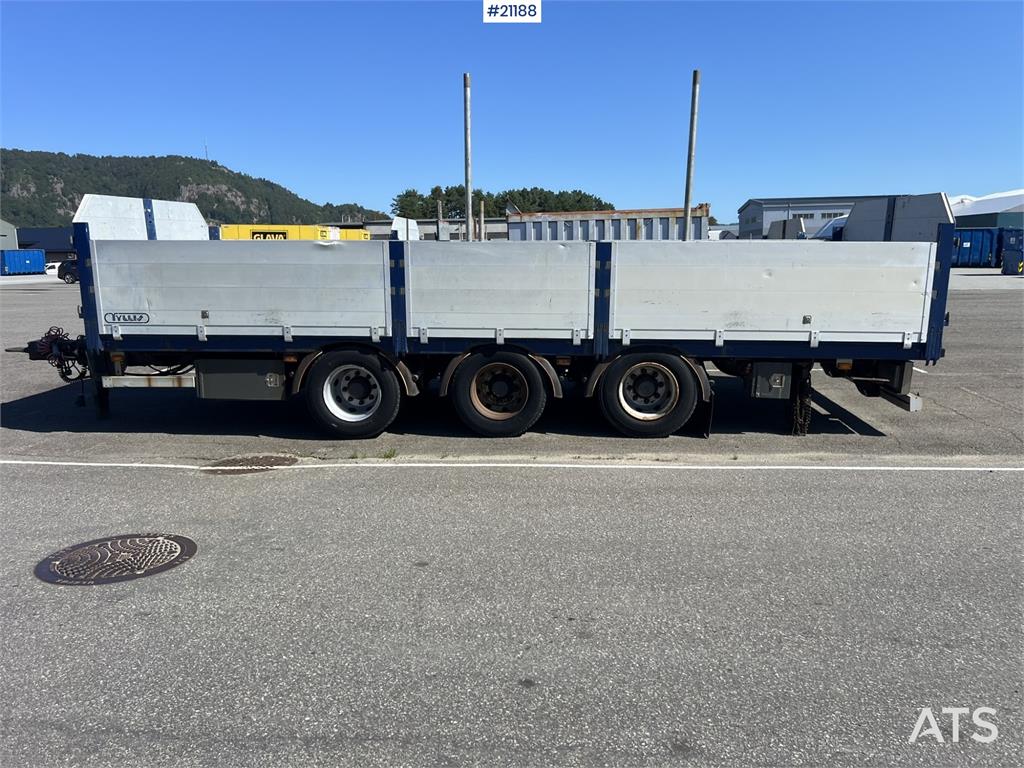Tyllis 3 axle Flatbed trailer w/ foldable side doors