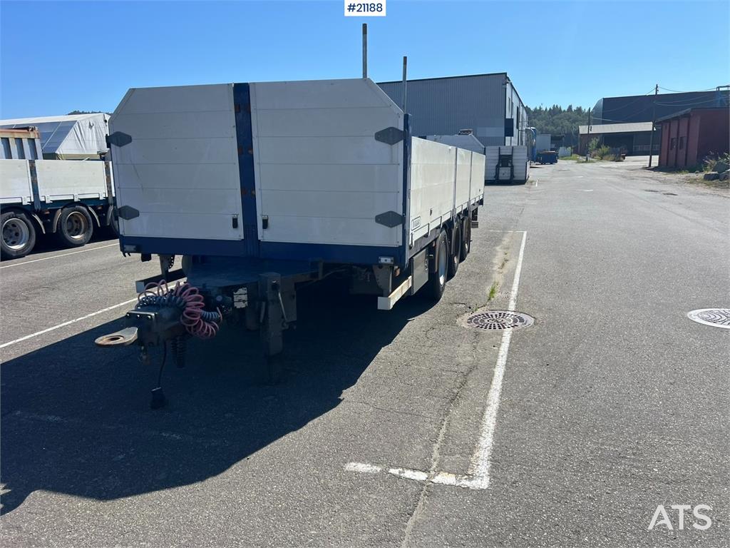 Tyllis 3 axle Flatbed trailer w/ foldable side doors