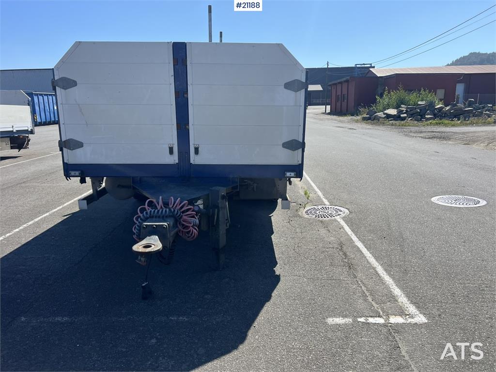 Tyllis 3 axle Flatbed trailer w/ foldable side doors