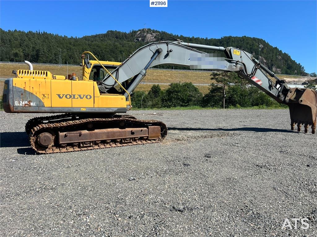 Volvo EC240 nlc Excavator w/ bucket WATCH VIDEO