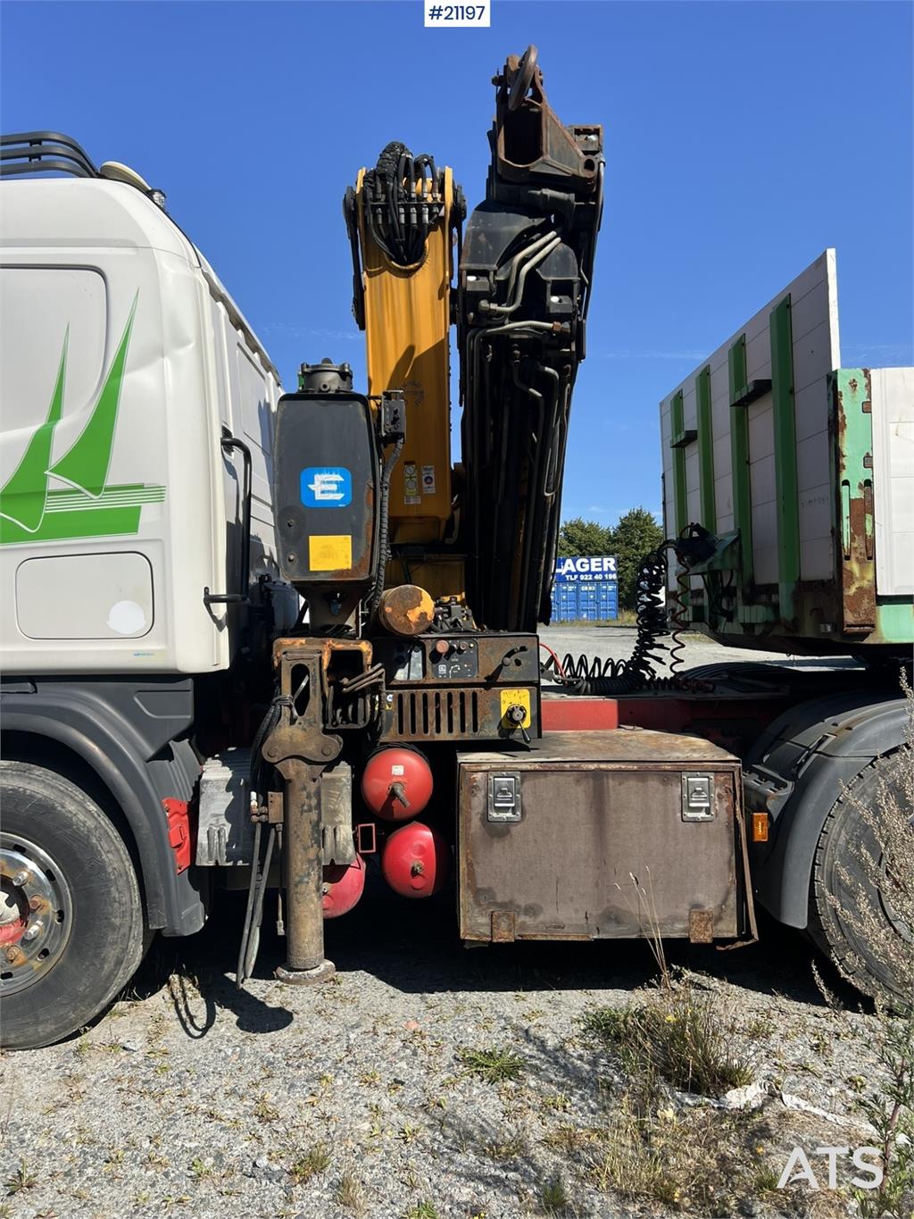 Scania R164 crane truck w/ 32t/m effer crane and 2004 mau