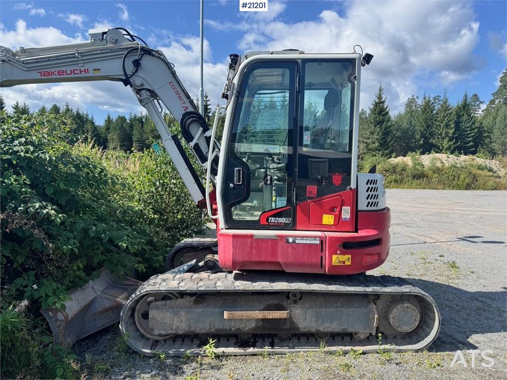 Takeuchi TB280FR Tracked excavator w/ Rototilt and 2 bucket