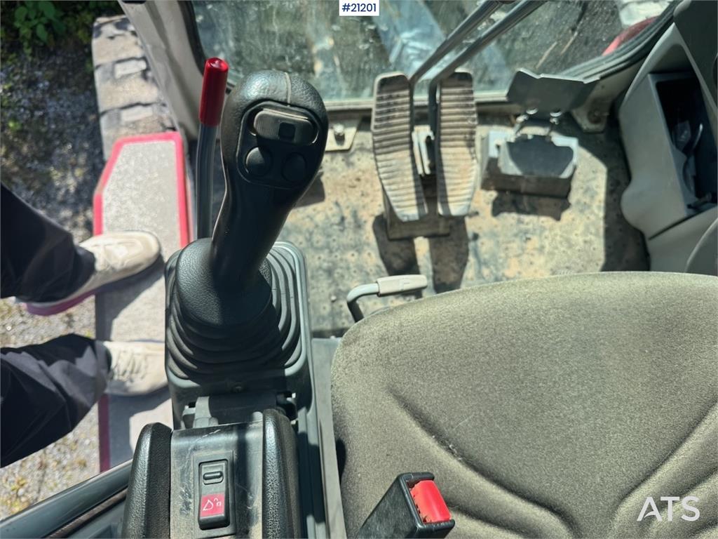 Takeuchi TB280FR Tracked excavator w/ Rototilt and 2 bucket