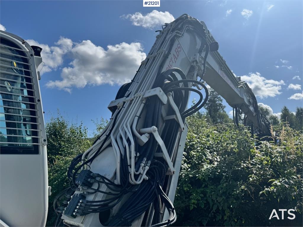 Takeuchi TB280FR Tracked excavator w/ Rototilt and 2 bucket