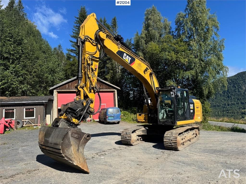 CAT 323FL