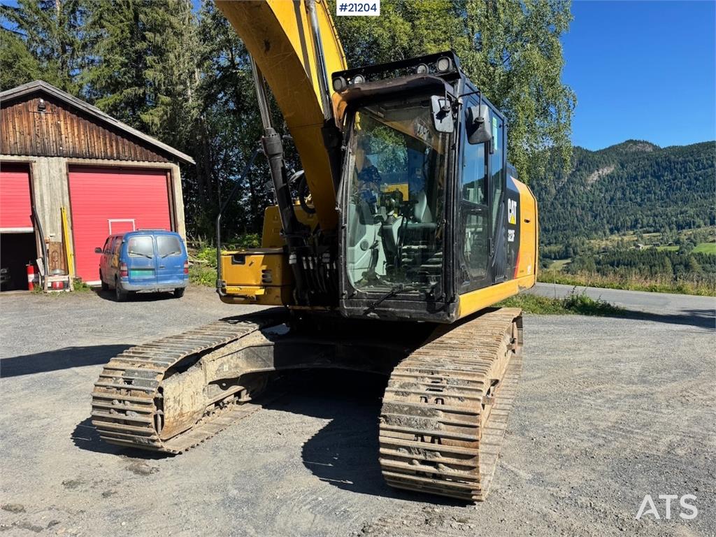 CAT 323FL