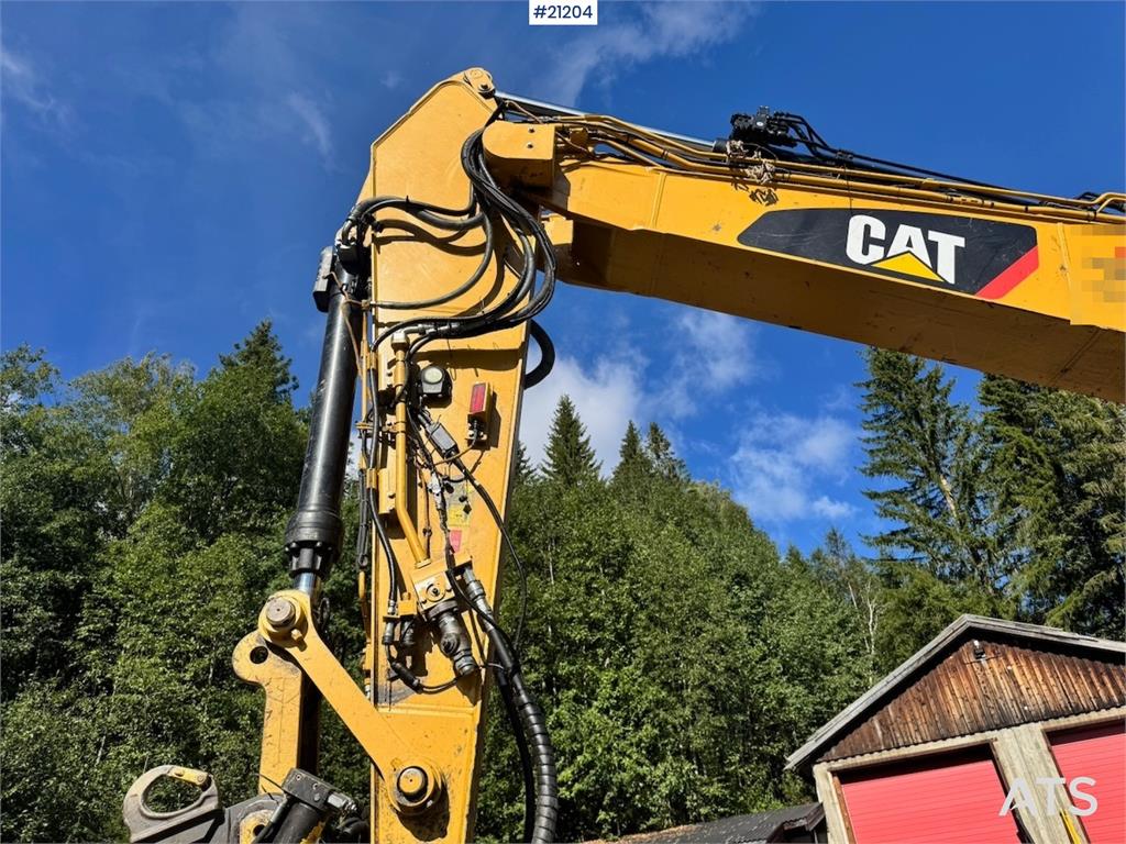 CAT 323FL