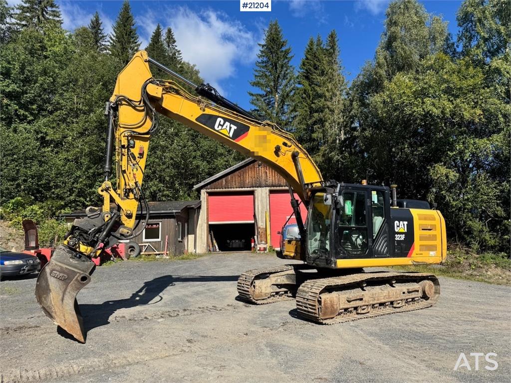 CAT 323FL
