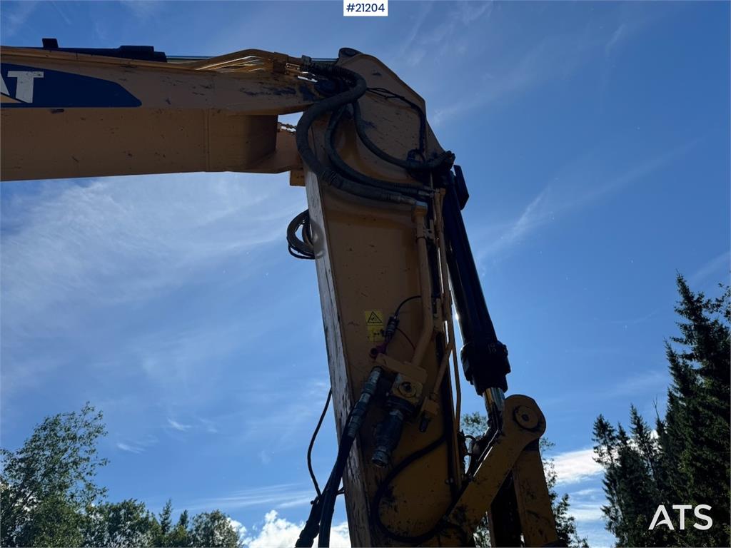 CAT 323FL