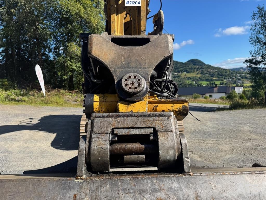 CAT 323FL