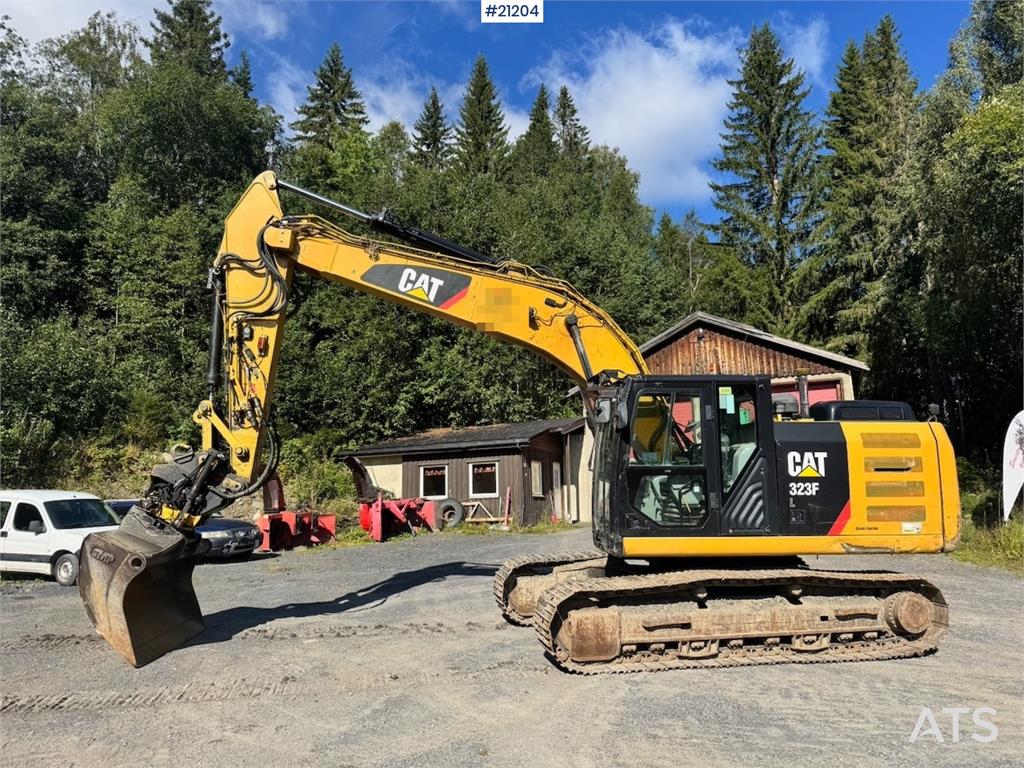 CAT 323FL