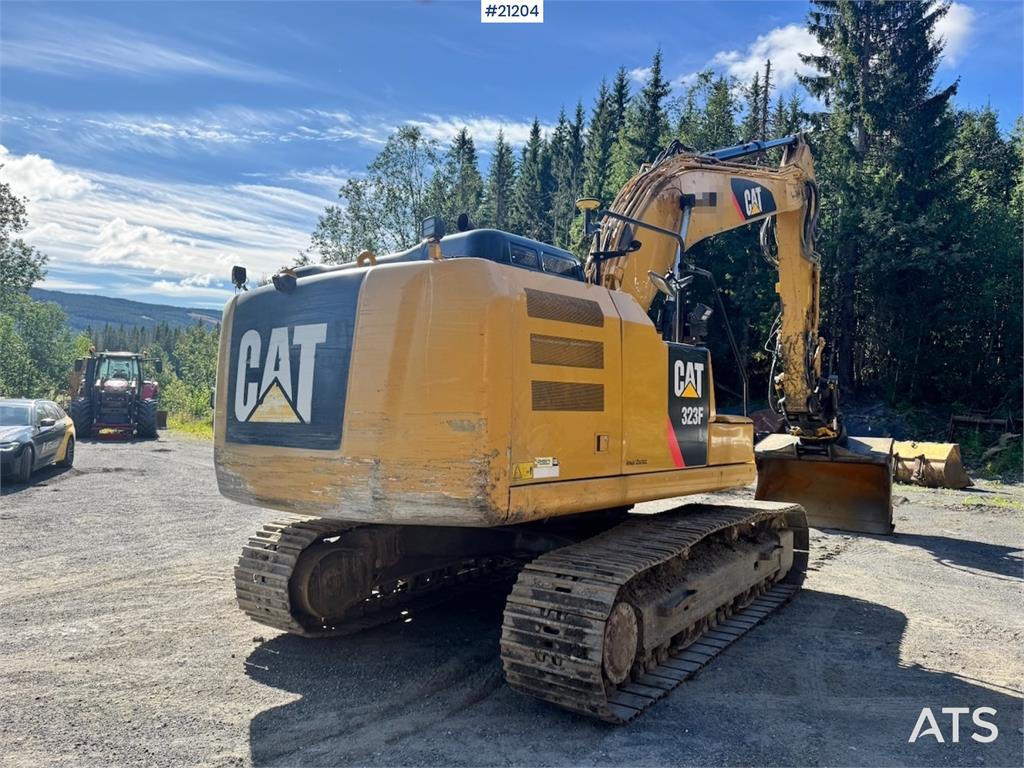 CAT 323FL