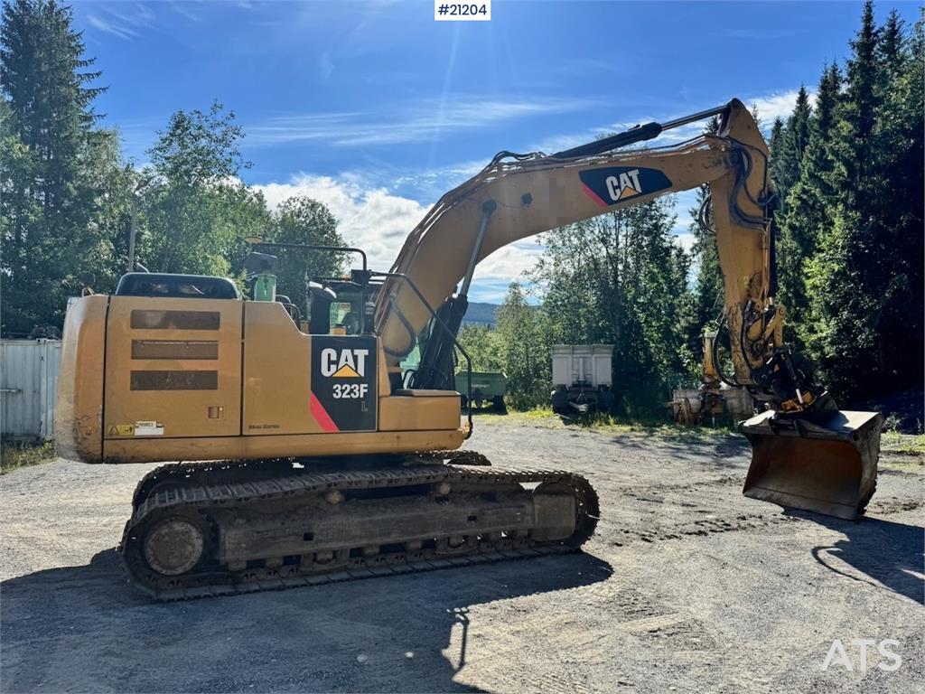 CAT 323FL