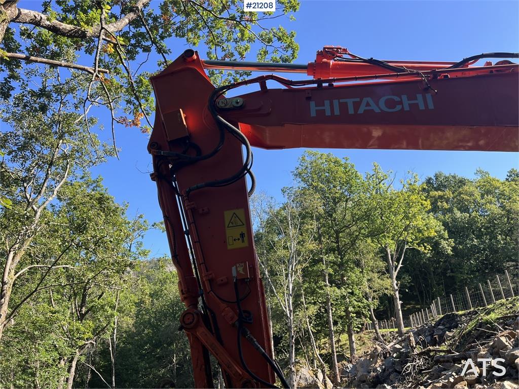 Hitachi zx190lc-5B excavator w/ rototilt, sanding bucket,