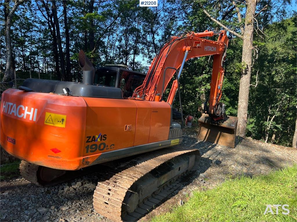 Hitachi zx190lc-5B excavator w/ rototilt, sanding bucket,