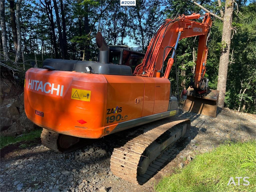 Hitachi zx190lc-5B excavator w/ rototilt, sanding bucket,