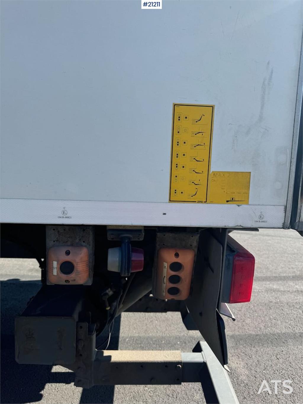 Scania P410 4x2 Box truck w/ full side opening and lift.