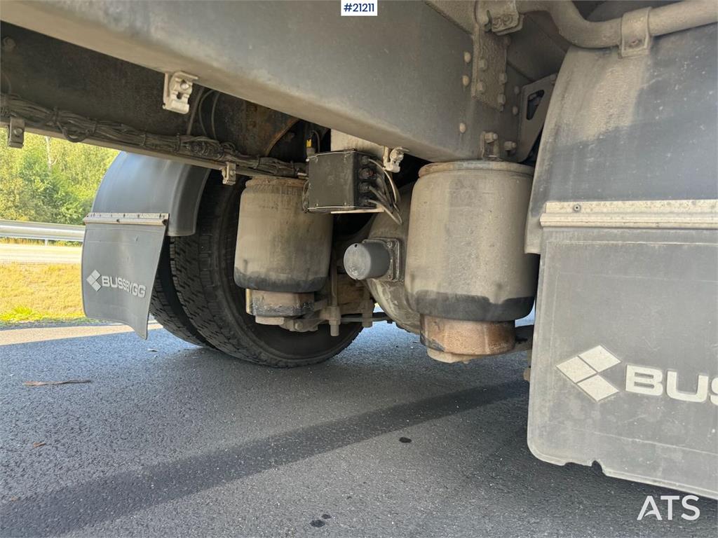 Scania P410 4x2 Box truck w/ full side opening and lift.