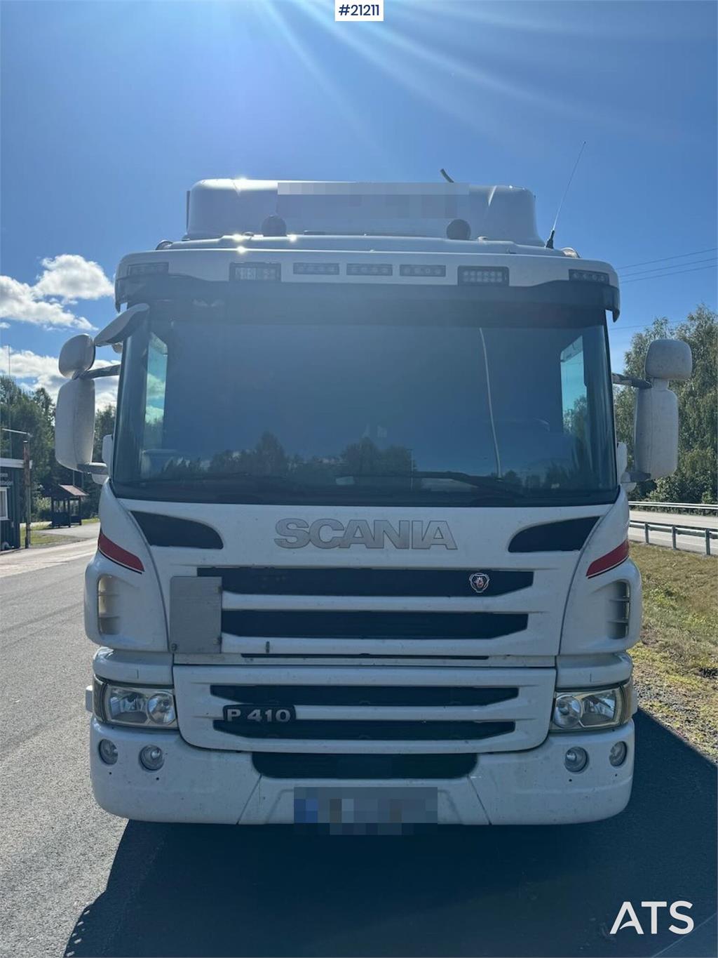 Scania P410 4x2 Box truck w/ full side opening and lift.
