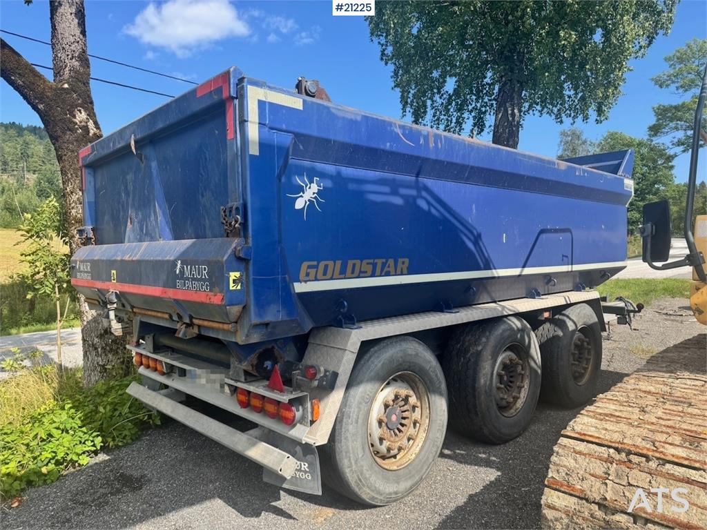 Maur Trailer.