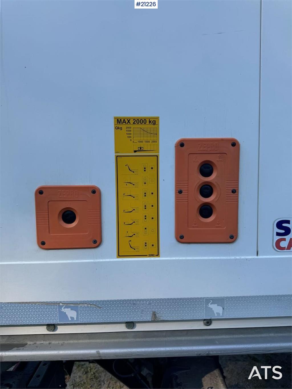 MAN TGM 4x2 Box truck w/ full side opening and lift. W
