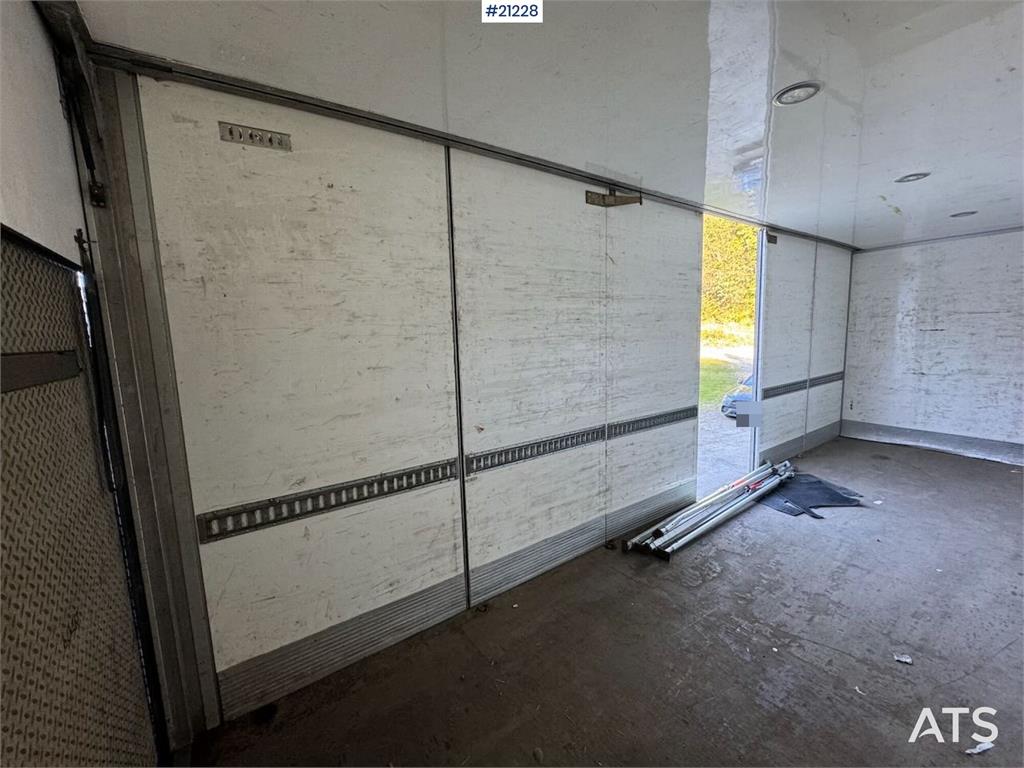 MAN TGM 18.290 4x2 Box truck w/ full side opening and