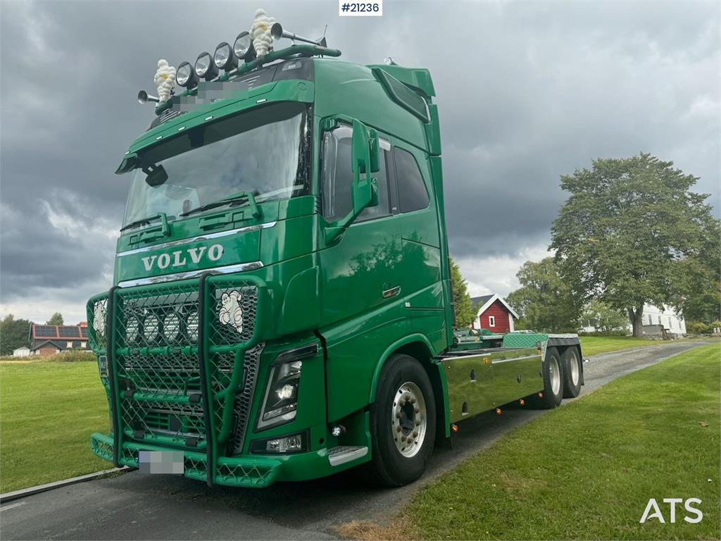 Volvo FH16 6x2 Hook truck w/ crane hydraulics and articu