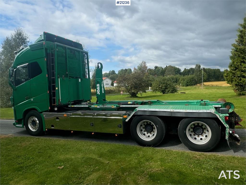 Volvo FH16 6x2 Hook truck w/ crane hydraulics and articu