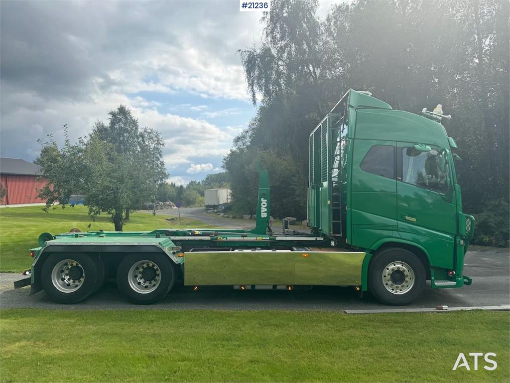 Volvo FH16 6x2 Hook truck w/ crane hydraulics and articu