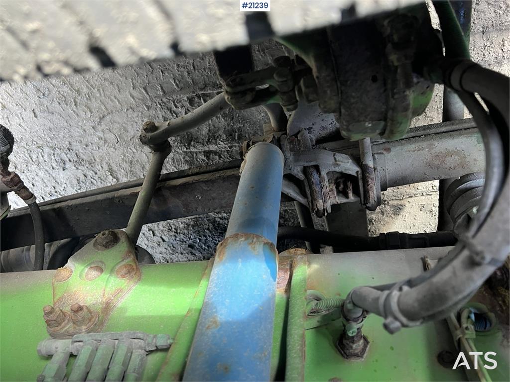Volvo FM12 8x4 hook truck repair object w/ 20 t hook and