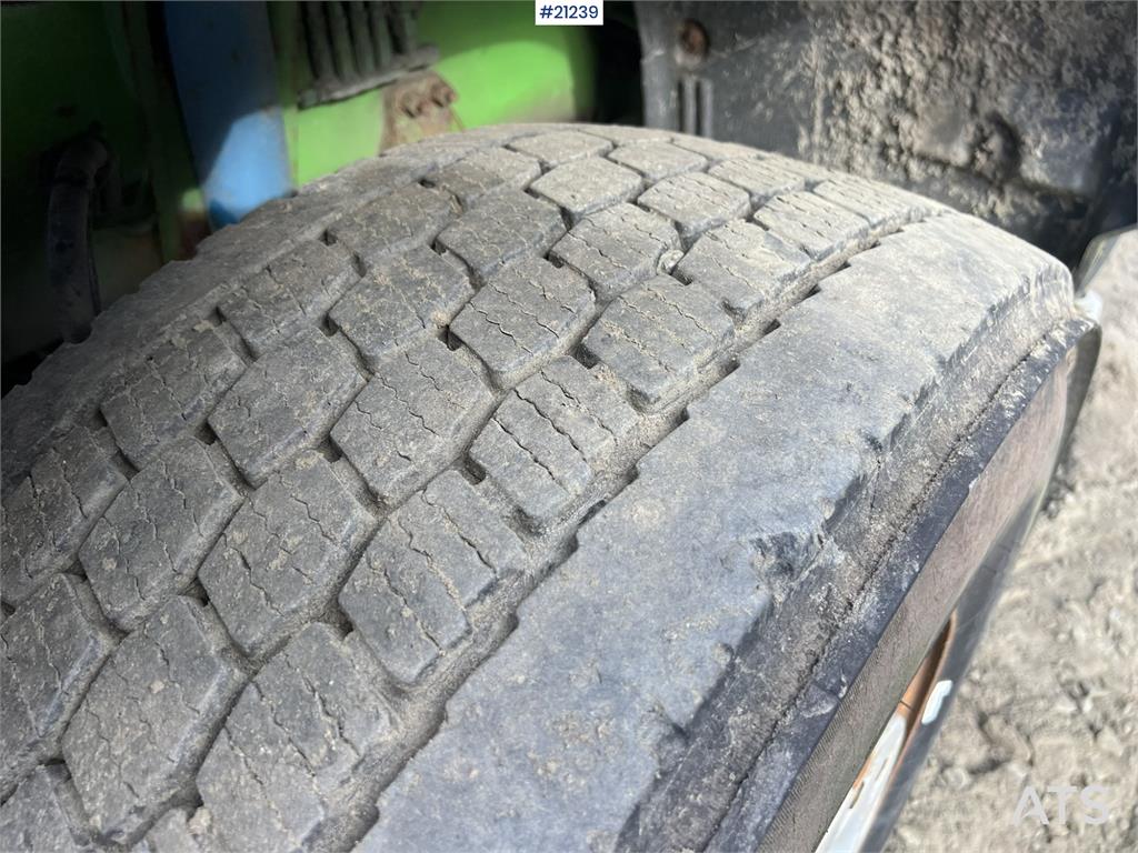 Volvo FM12 8x4 hook truck repair object w/ 20 t hook and