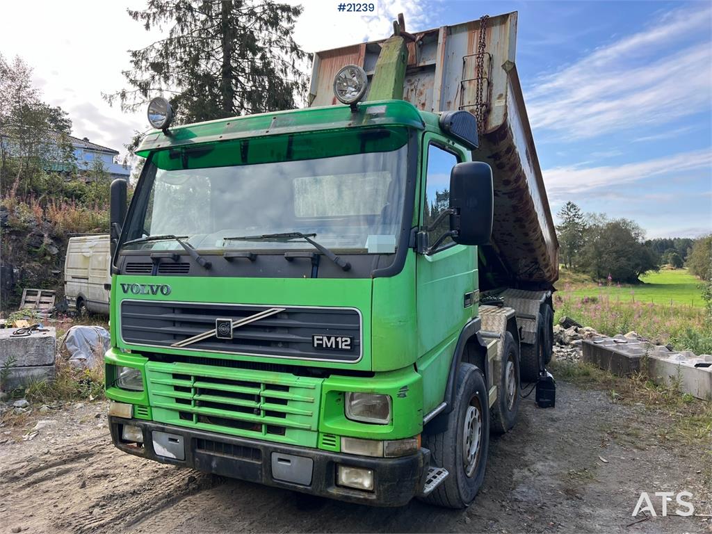 Volvo FM12 8x4 hook truck repair object w/ 20 t hook and