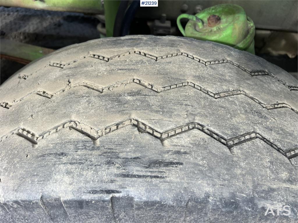 Volvo FM12 8x4 hook truck repair object w/ 20 t hook and