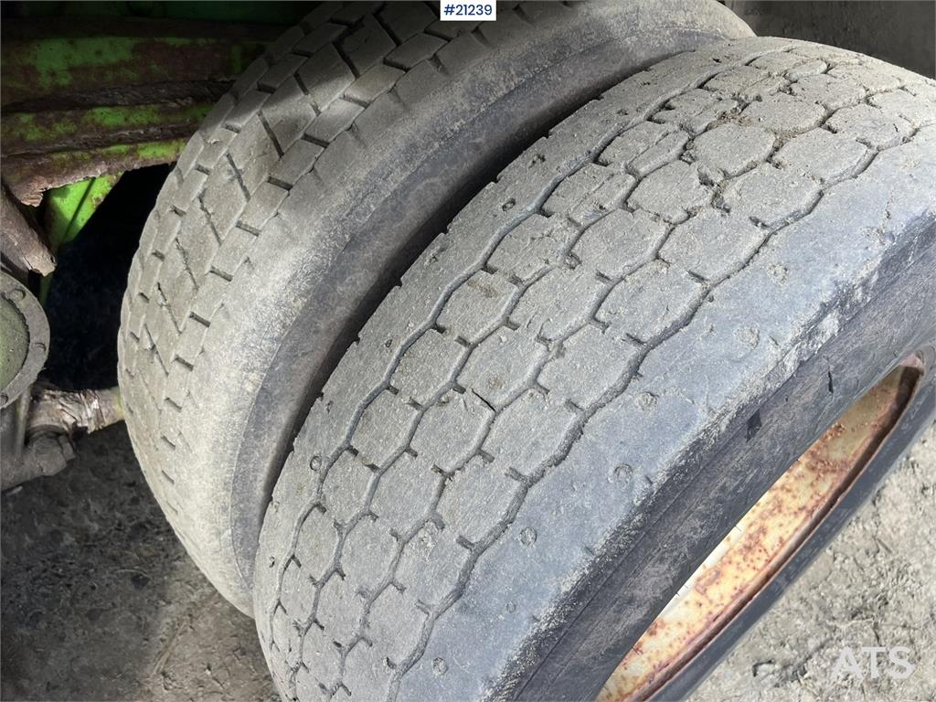 Volvo FM12 8x4 hook truck repair object w/ 20 t hook and
