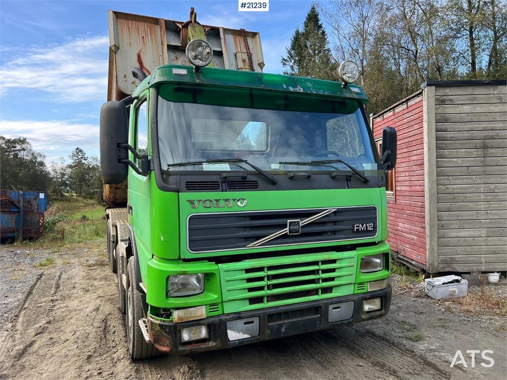 Volvo FM12 8x4 hook truck repair object w/ 20 t hook and