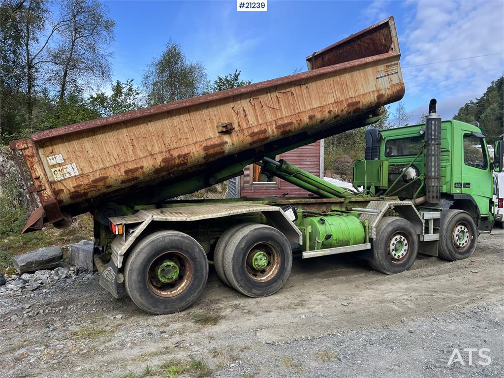 Volvo FM12 8x4 hook truck repair object w/ 20 t hook and