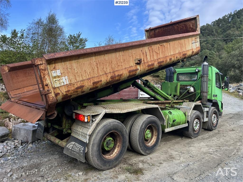 Volvo FM12 8x4 hook truck repair object w/ 20 t hook and
