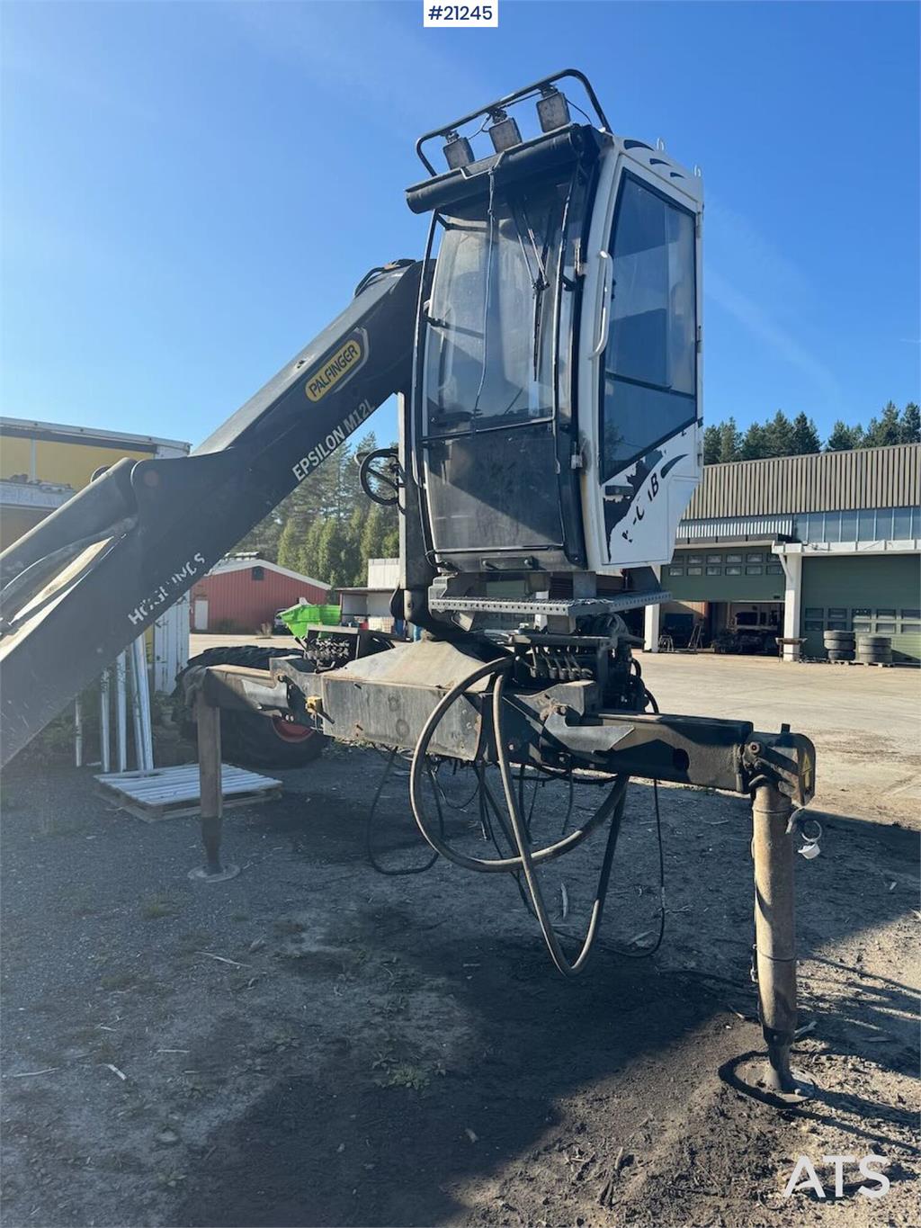 Epsilon M12 Timber Crane